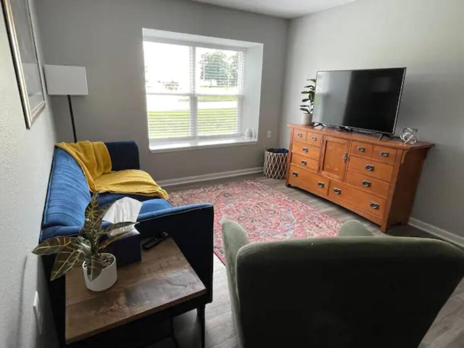 The Bernice - 2 Bedroom Apt In Quilt Town, Usa ハミルトン  エクステリア 写真
