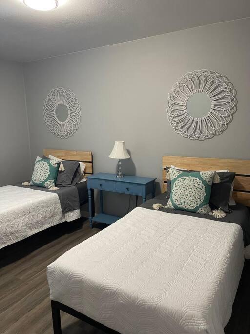 The Bernice - 2 Bedroom Apt In Quilt Town, Usa ハミルトン  エクステリア 写真